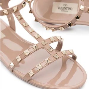 Valentino Rockstud Rubber Sandals in Poudre